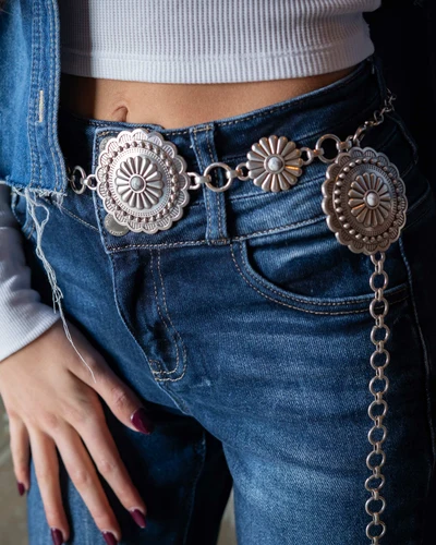 Sunshine Bloom Concho Belt — White - Image 4